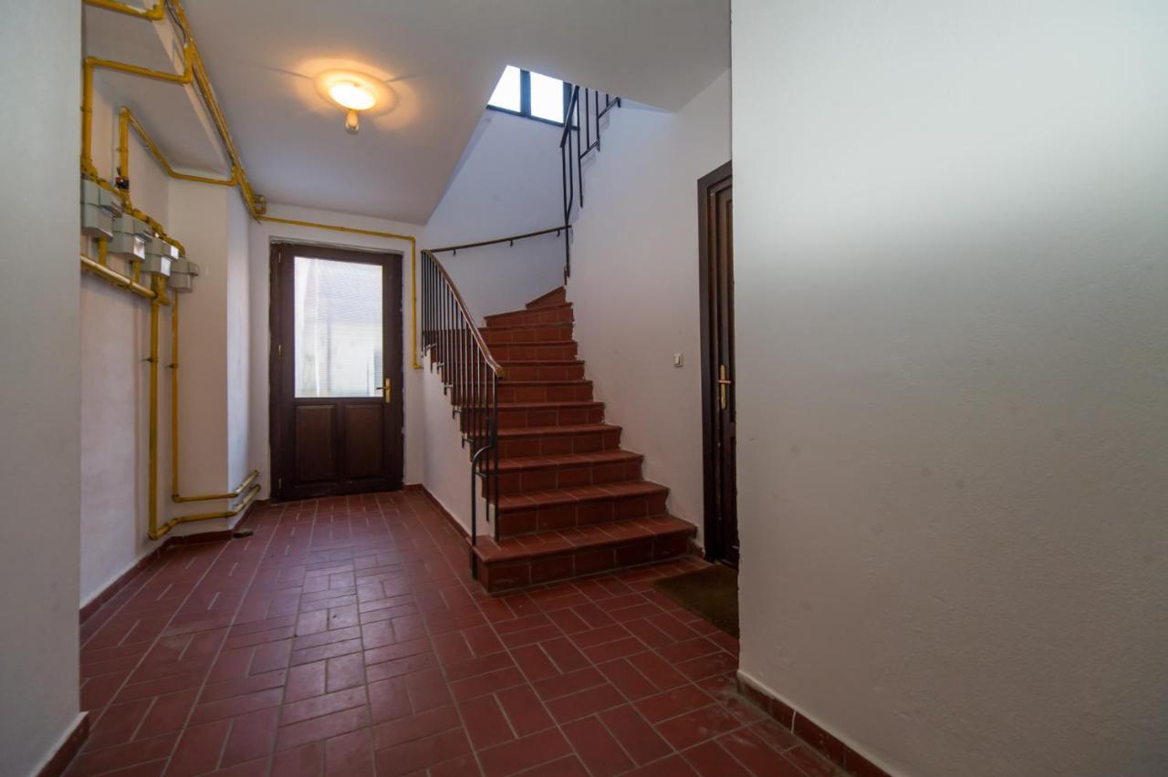 Superb Historical Center Brasov Apartment Exterior photo